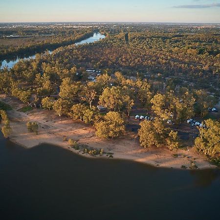 Apex Riverbeach Holiday Park Mildura Bagian luar foto